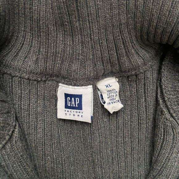 GAP Men’s Pullover Knit Sweater - Picture 5 of 5